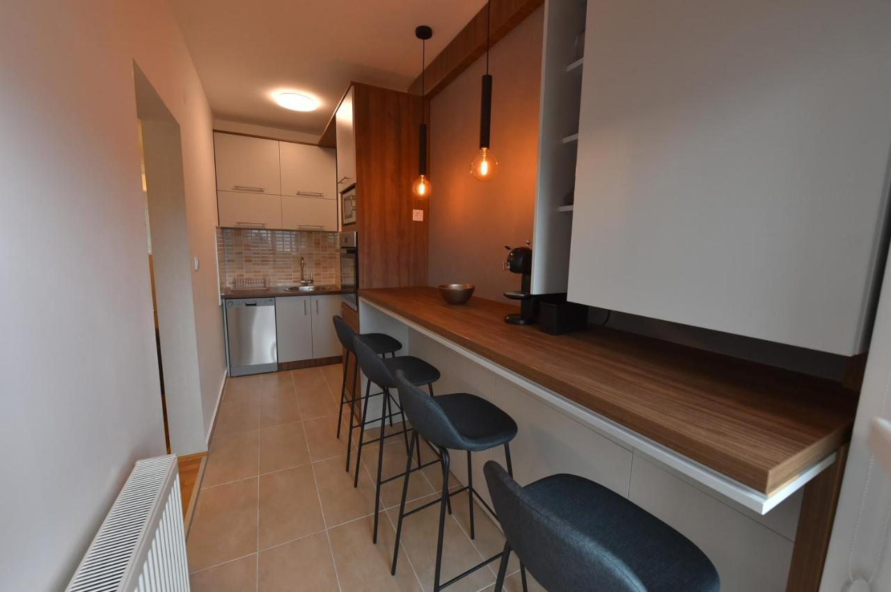 Ferienwohnung Sky Lux Apartman Gornji Milanovac Exterior foto